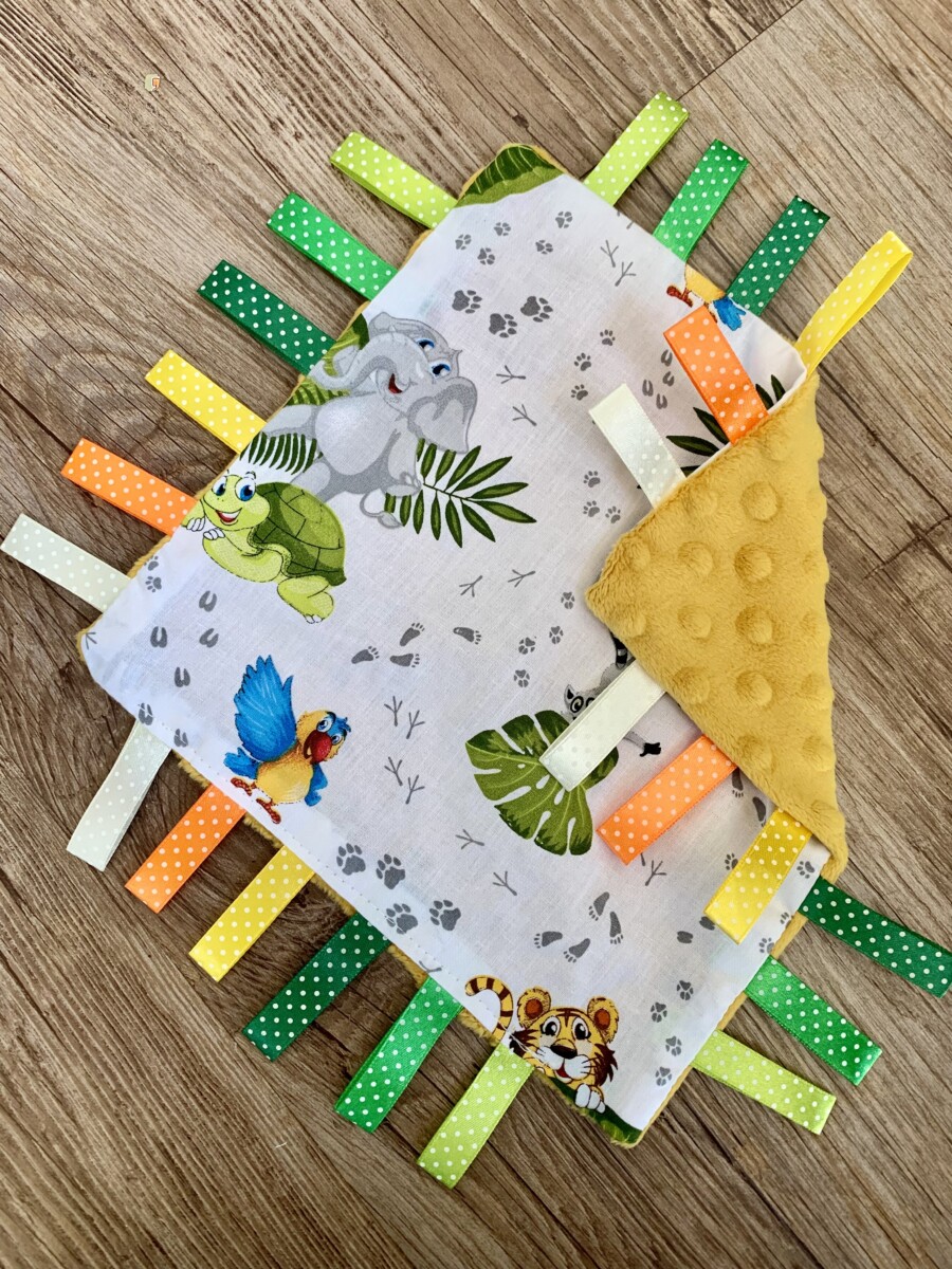 Taggy comforter with small defect